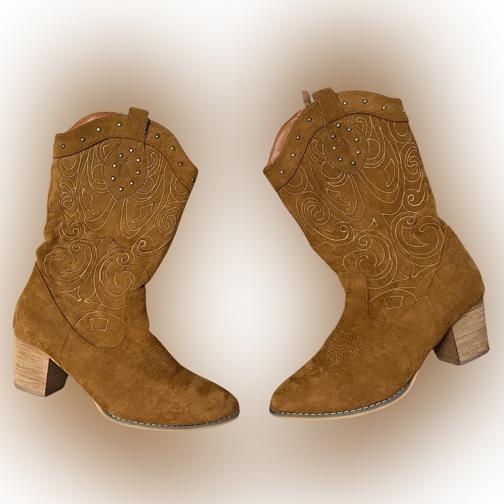 Faux Suede Tan/Brown Embroidered Boots with wooden heel & brass button details - Picture 2 of 8